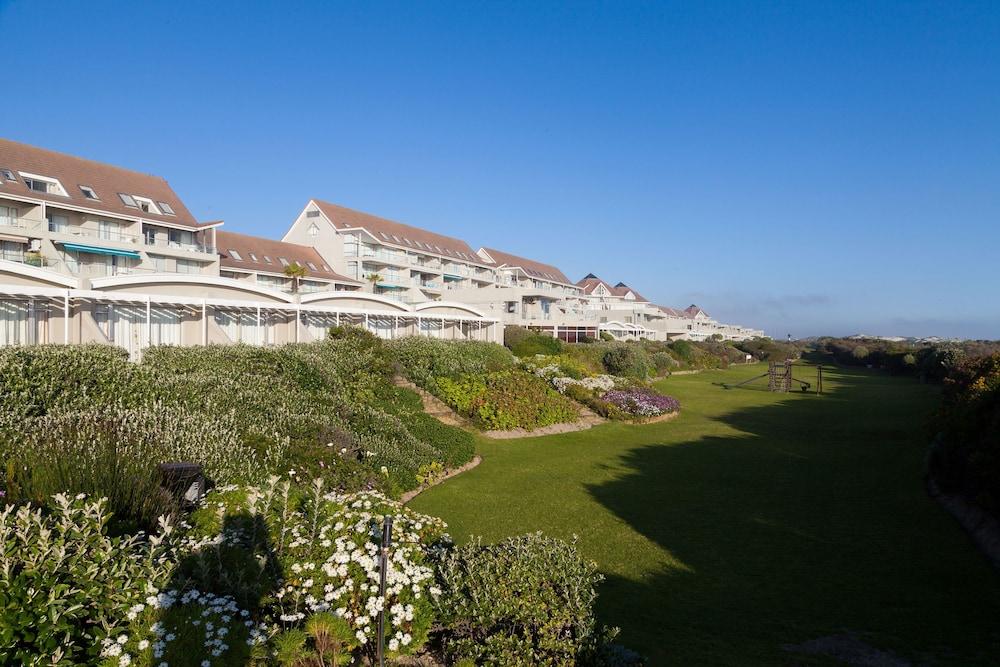 Dolphin Beach Hotel Self Catering Apartments Bloubergstrand Exterior photo