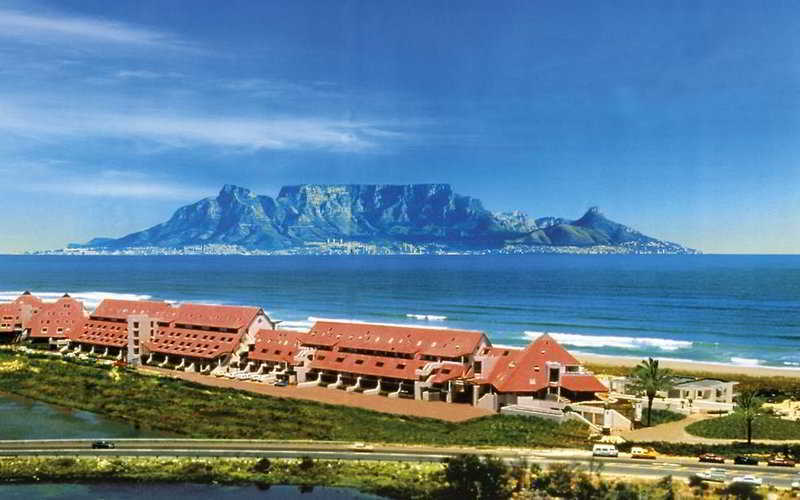 Dolphin Beach Hotel Self Catering Apartments Bloubergstrand Exterior photo